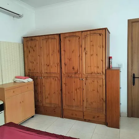 16 Les Ponts * Birkirkara